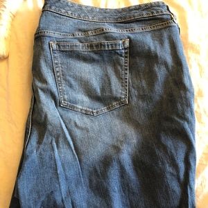 NWOT Torrid Boyfriend Jeans, Distressed